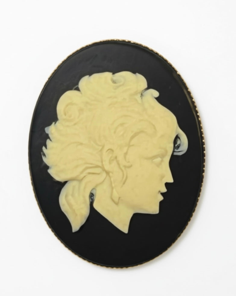 90’s Vintage Zodiac Choker (Scorpio)