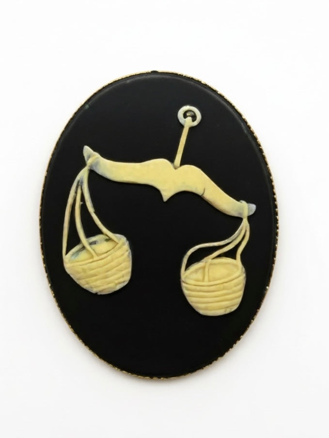 90’s Vintage Zodiac Choker (Scorpio)